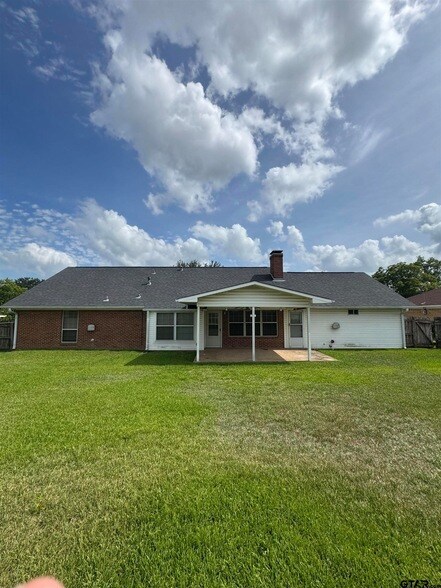 Building Photo - 1311 Larkspur Ln