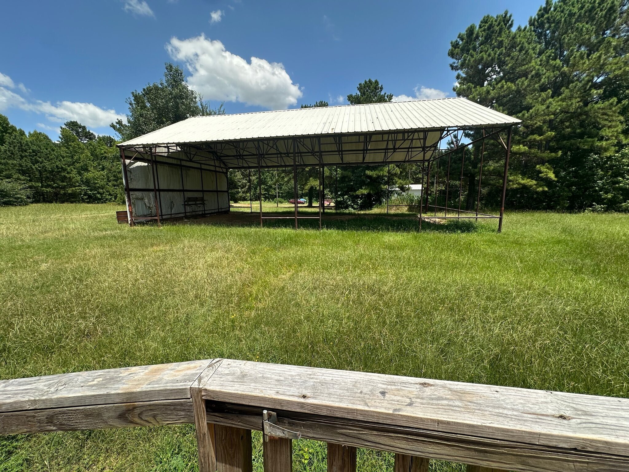 Building Photo - 2667 Airstrip Rd