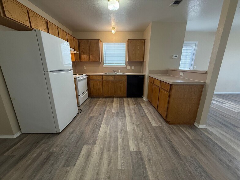 Building Photo - 4000 Doraine Ct