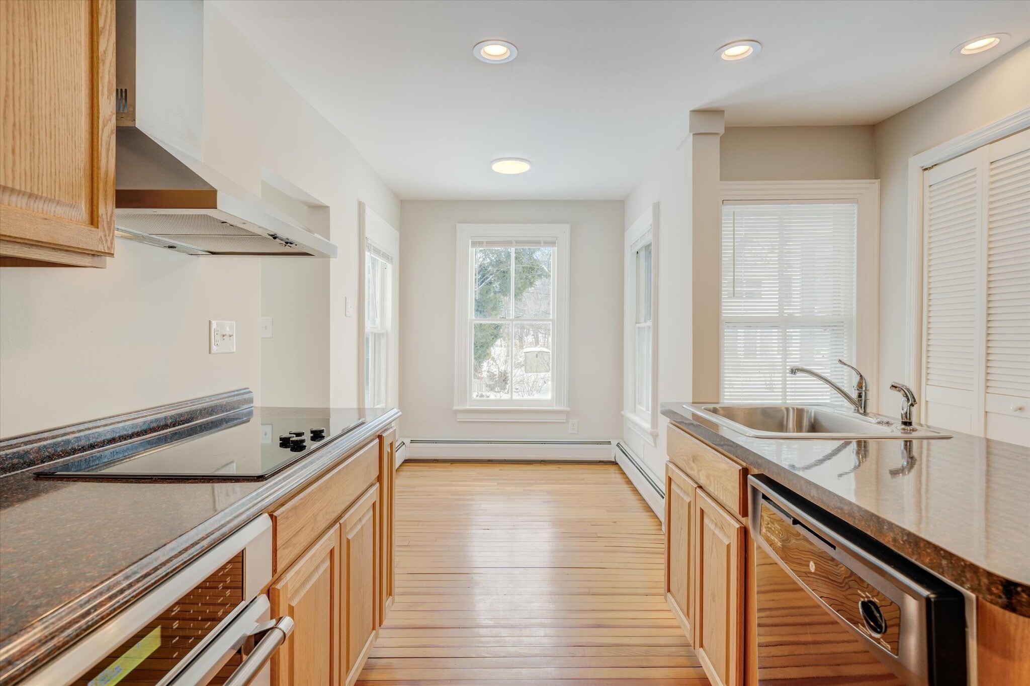 Building Photo - 6 Orchard St