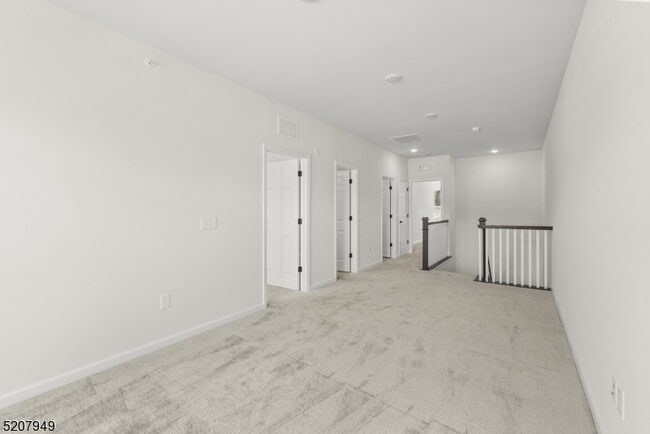 Building Photo - 8 Jessica Ln