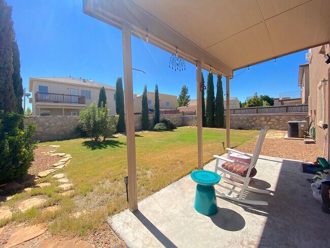 Building Photo - East El Paso Refrig A/C 4bed across from Park!