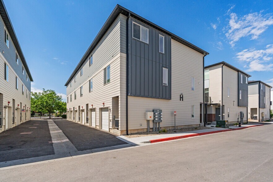Building Photo - 1146 S Redwood Rd