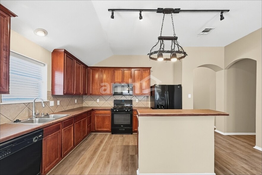 Building Photo - 2729 Lone Ranger Trl