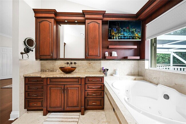 Building Photo - Southwest 111th Terrace, Miami, FL 33176 - 5 BR 3.5 BA single-family home