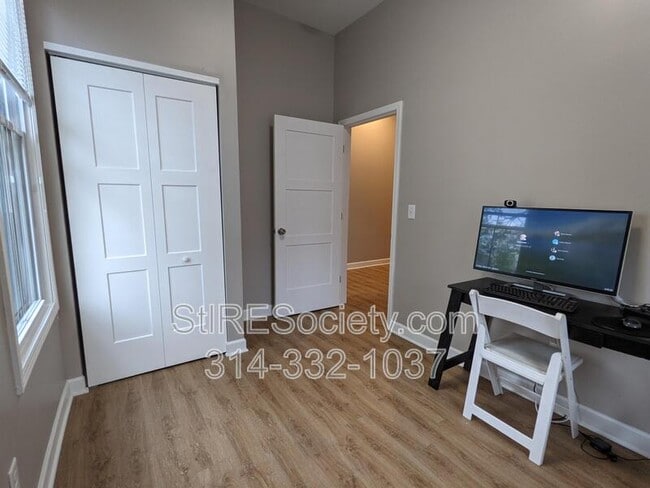 Building Photo - 2206 Blendon Pl