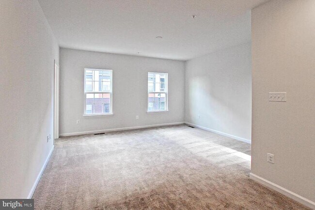 Building Photo - 13652 Endeavour Dr