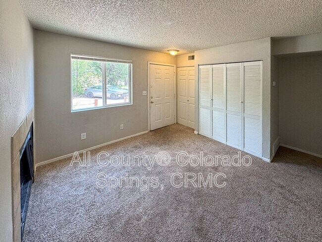 Building Photo - 347 W Iowa Ave