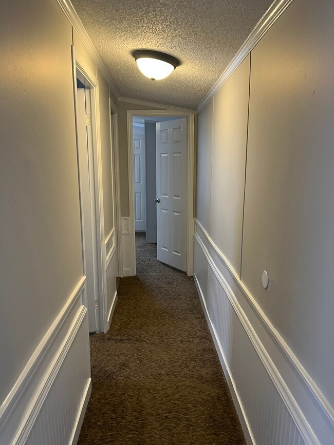 Building Photo - 1700 Lizzie Mill Rd