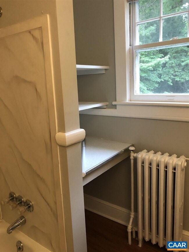 Building Photo - 1933 Lewis Mountain Rd