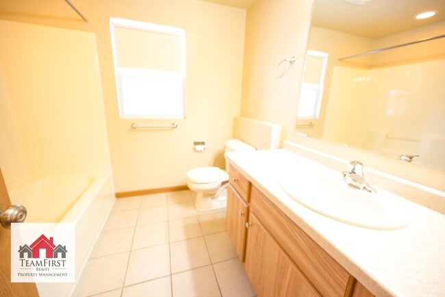 Building Photo - 2135 S Broadway