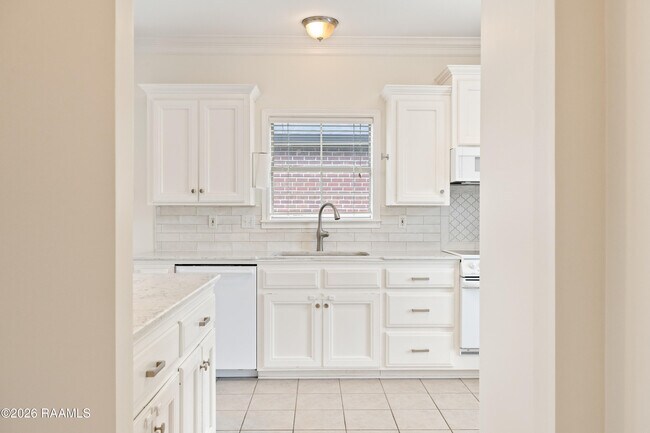 Building Photo - 133 Wild Rose Ln