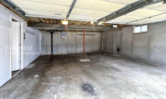 Building Photo - 309 SW Richwood Ln