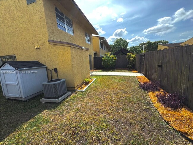Building Photo - 15460 SW 82nd Ln