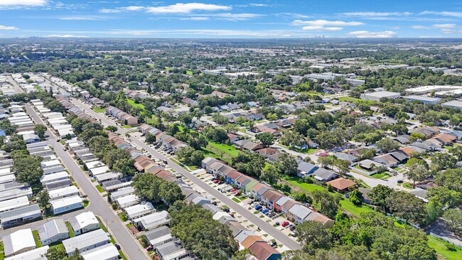 Building Photo - Renovated Town Home 2 bedroom 1.5 bath ** ...
