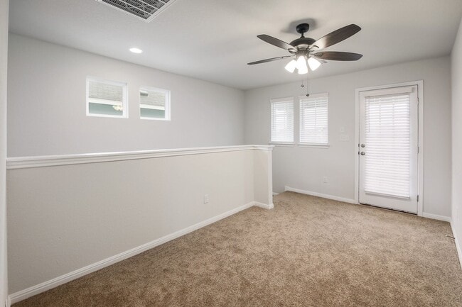 Building Photo - 112 Eagle Lake Dr