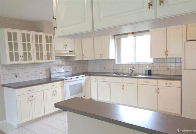 Building Photo - 45056 Platt St