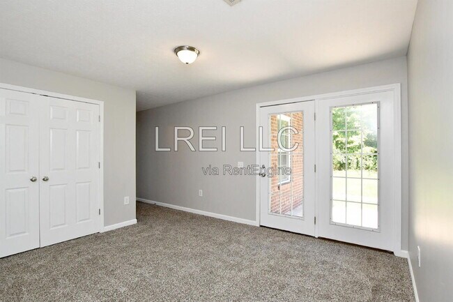 Building Photo - 306 Keeneland Dr