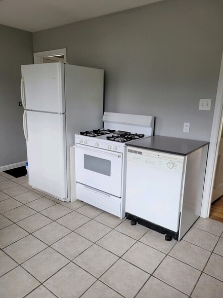 Kitchen - 5525 Vincent Ave S