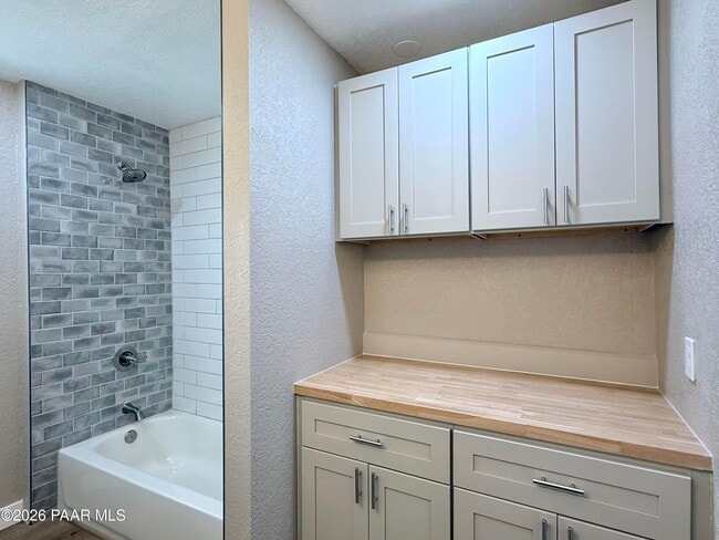 Building Photo - 7216 E Grandview Dr