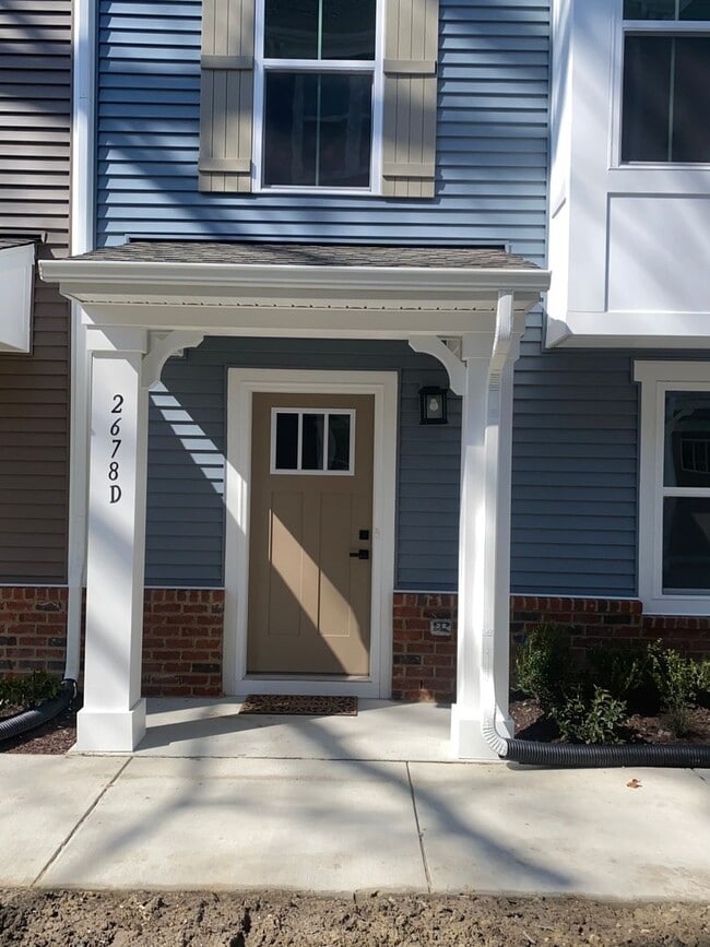 Building Photo - Edge at Azalea