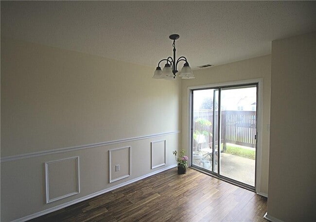 Building Photo - 2507 Whispering Hills Dr