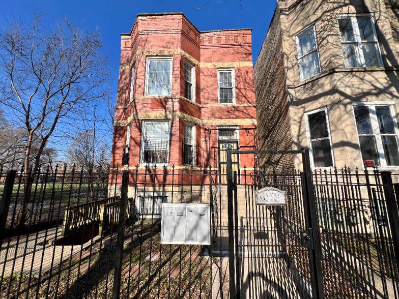Primary Photo - 6148 S May St