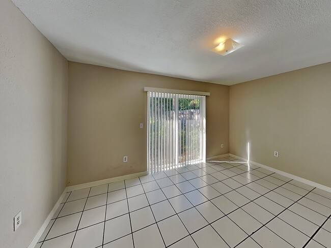 Building Photo - 3073 Willow Bend Blvd