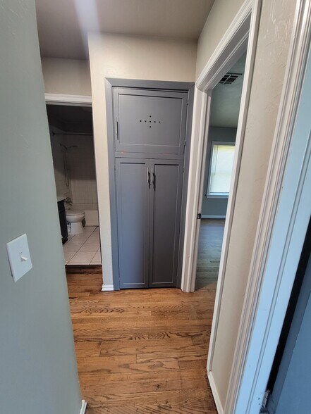 Linen closet - 504 N Marshall Dr