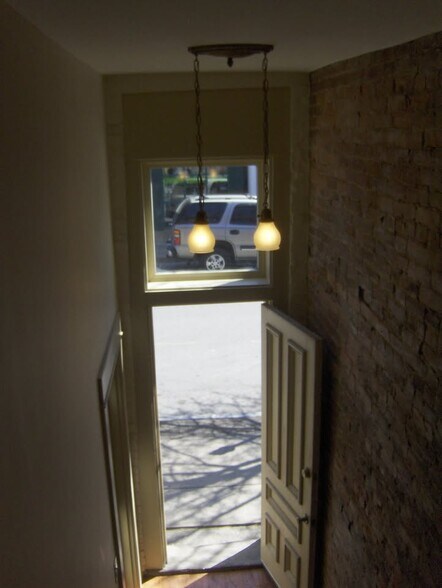 Building Photo - 2215 Market St