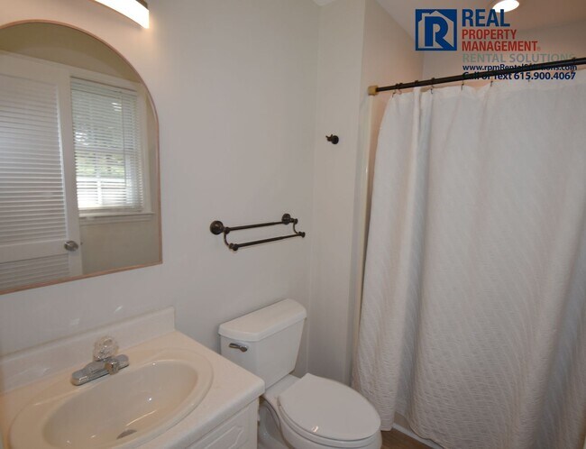 Building Photo - 2107 Londonderry Dr