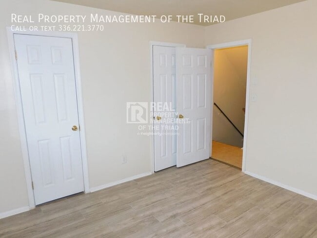 Building Photo - Spacious 2 Bedroom Apartment at Parker Place