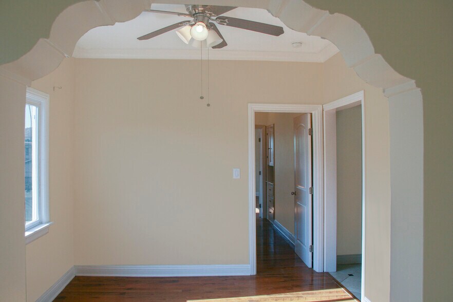 Building Photo - 6071 1/2 Pickford St