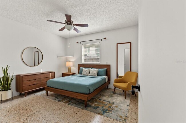 Building Photo - 314 W Alva St