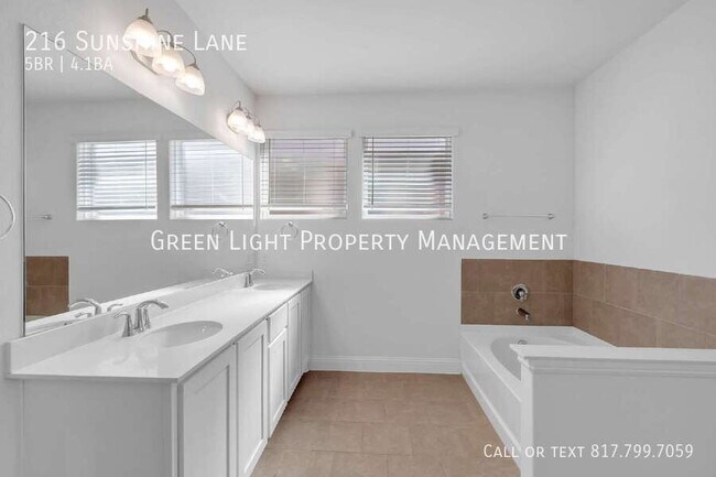 Building Photo - 216 Sunshine Ln