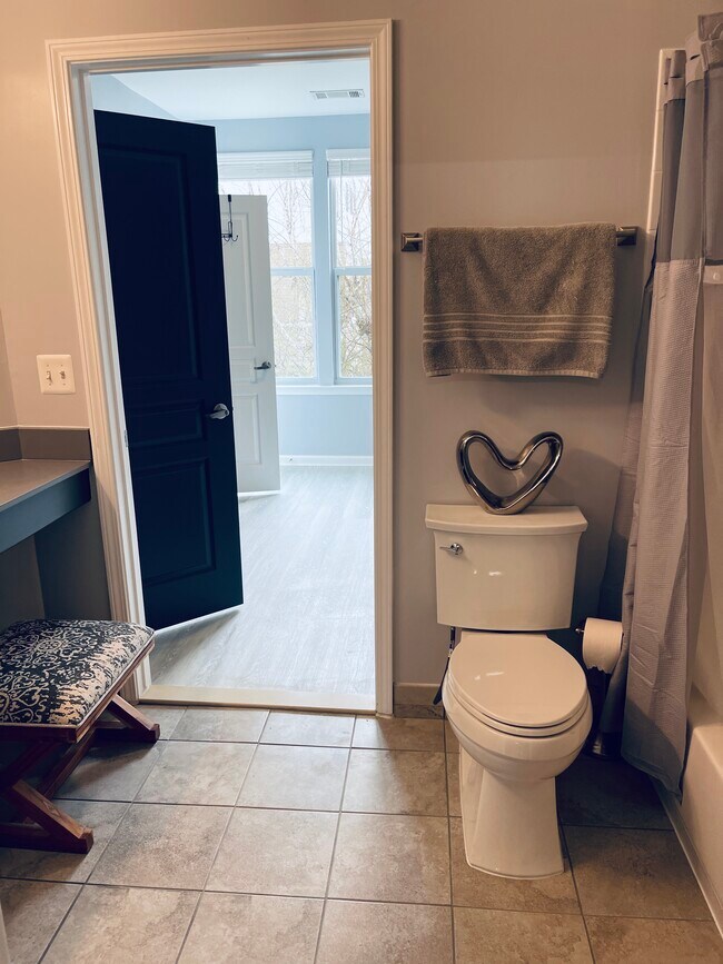 Fully updated bathroom - 12000 Market St