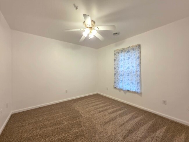 Building Photo - 1011 Granite Ct