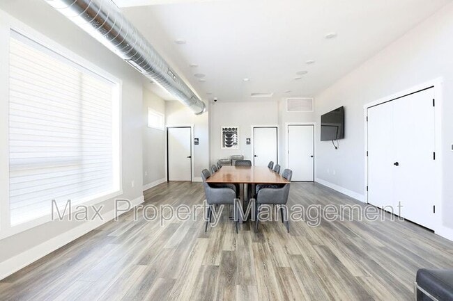 Building Photo - 2706 NW 30th Ln