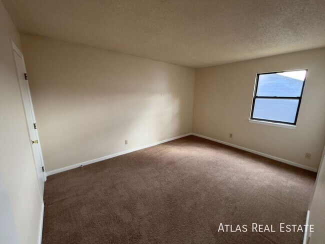 Building Photo - 6970 Peyote Way
