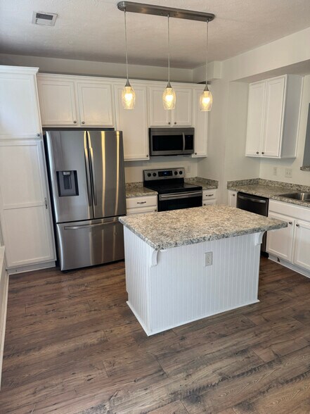 Building Photo - 7720 Porter House Dr