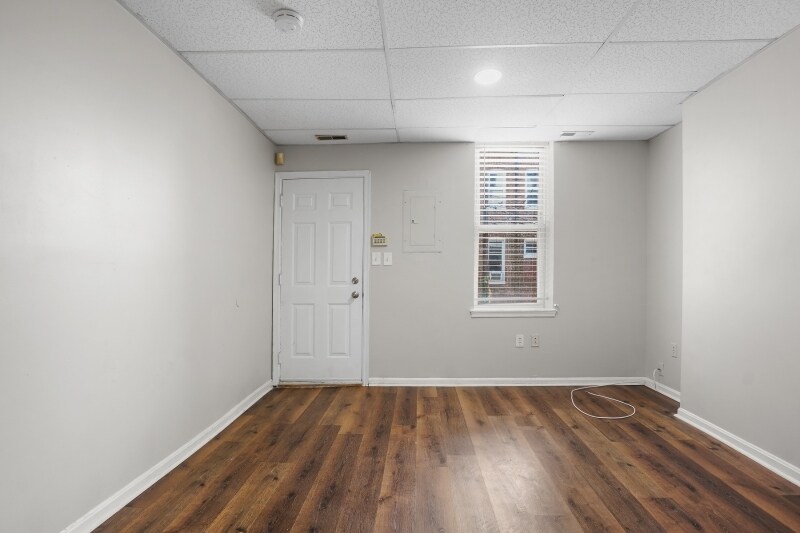 Building Photo - 2645 N Charles St