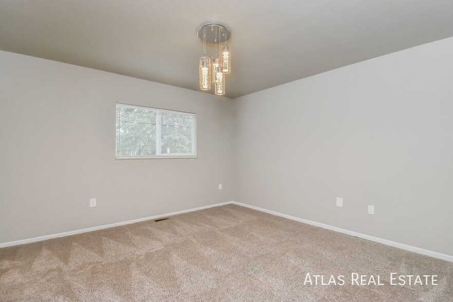 Building Photo - 5509 Escondido Dr