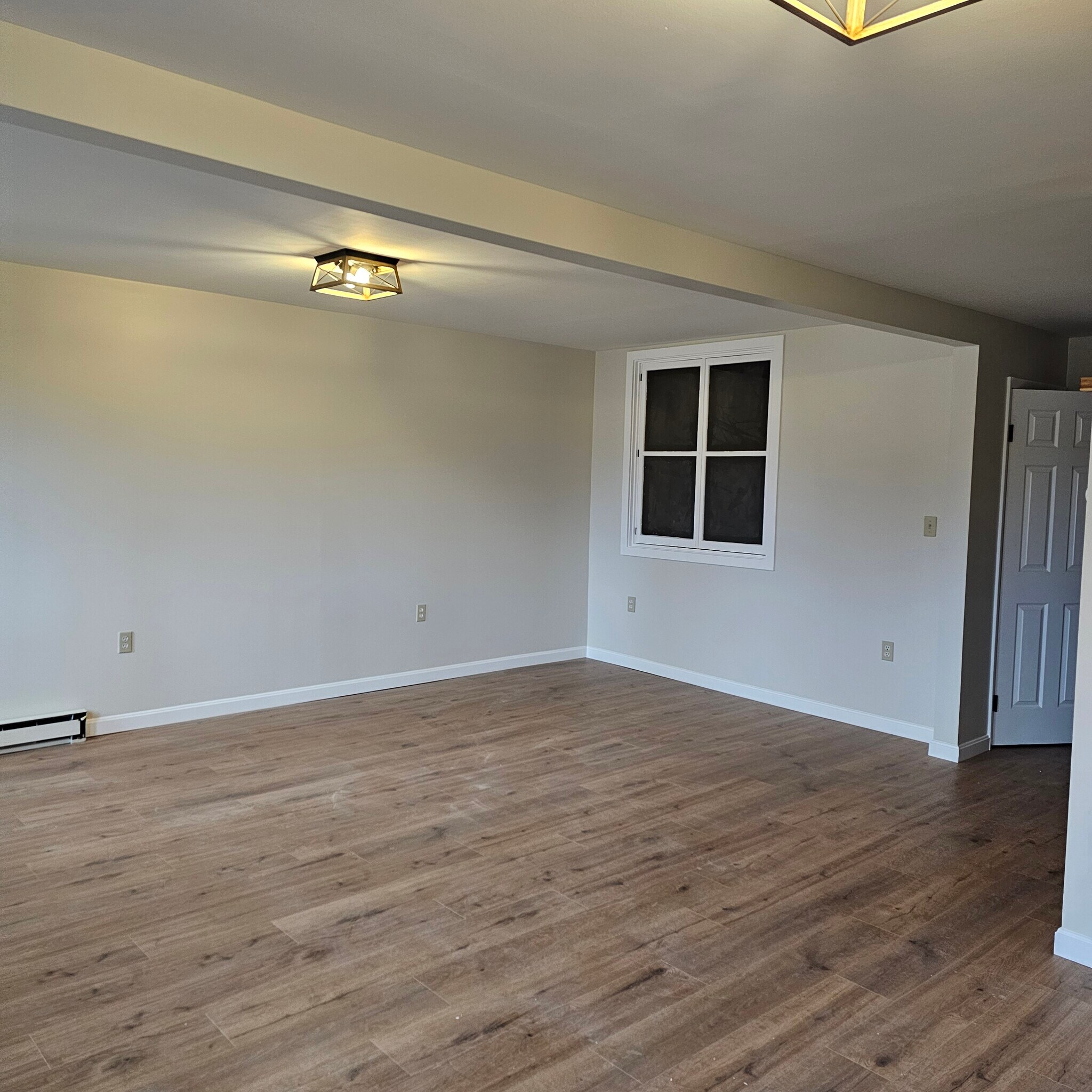 Building Photo - 43 W Main St