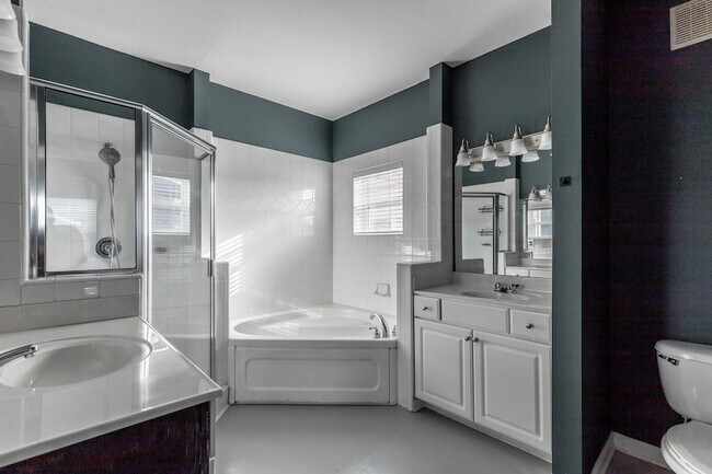 Building Photo - 6105 Regency Ct