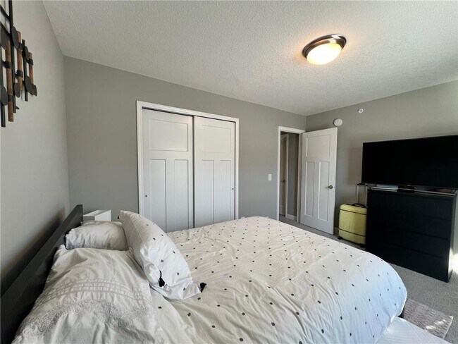 Building Photo - 5021 Useppa Trl