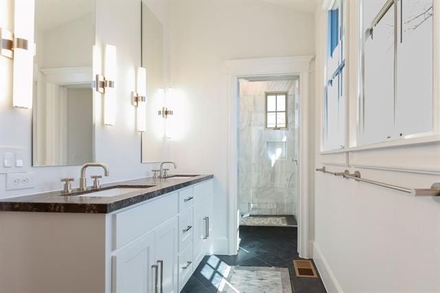 Building Photo - 5230 Homer St