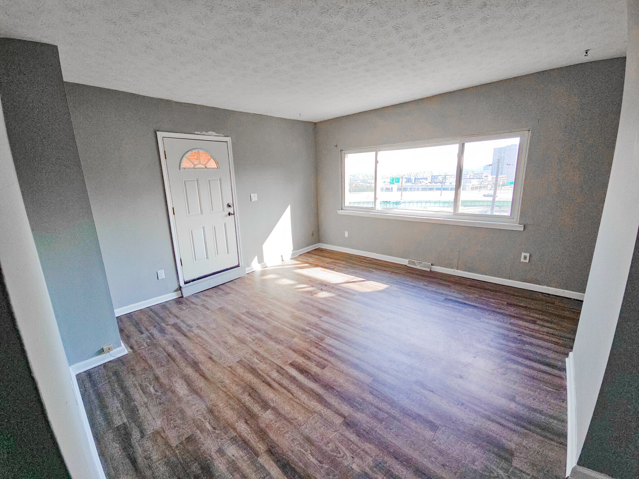 Building Photo - 319 Baum St