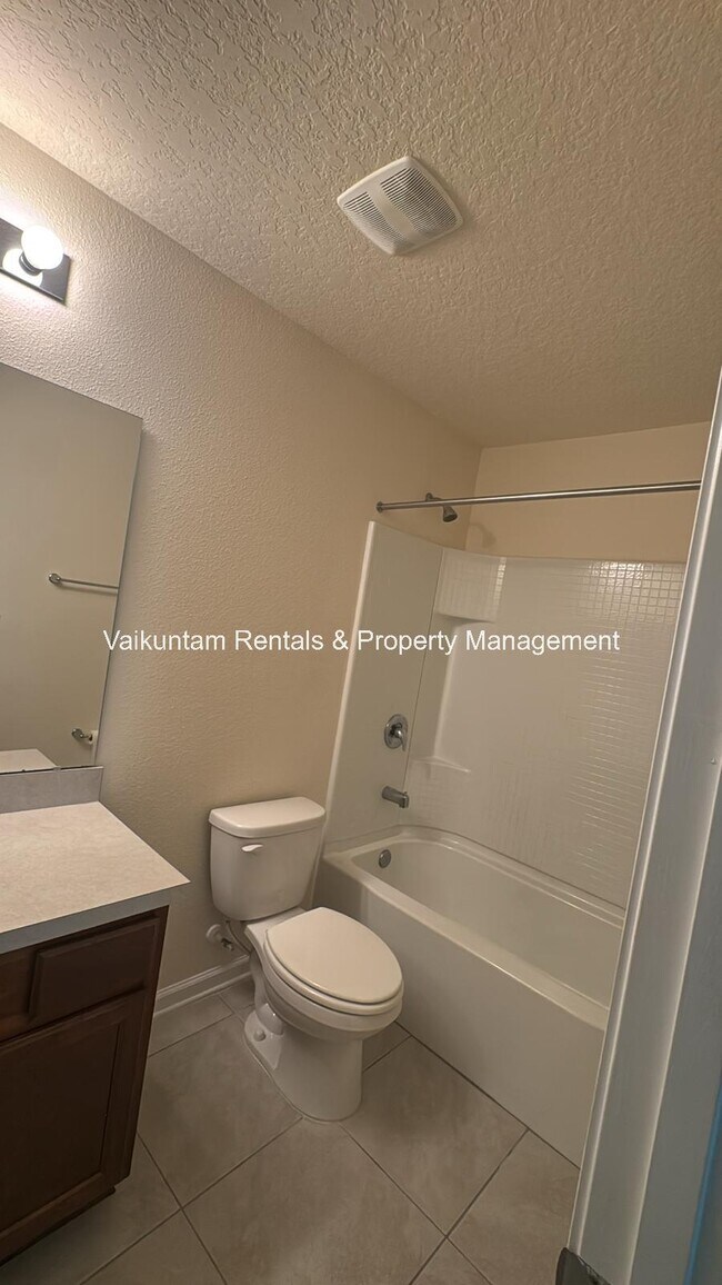 Building Photo - 9607 Mira Loma Dr
