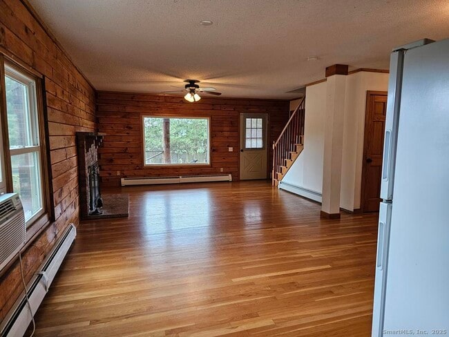 Building Photo - 698 Leetes Island Rd