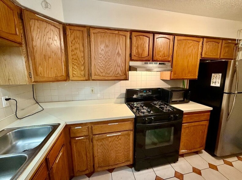 Building Photo - 539 Fox St